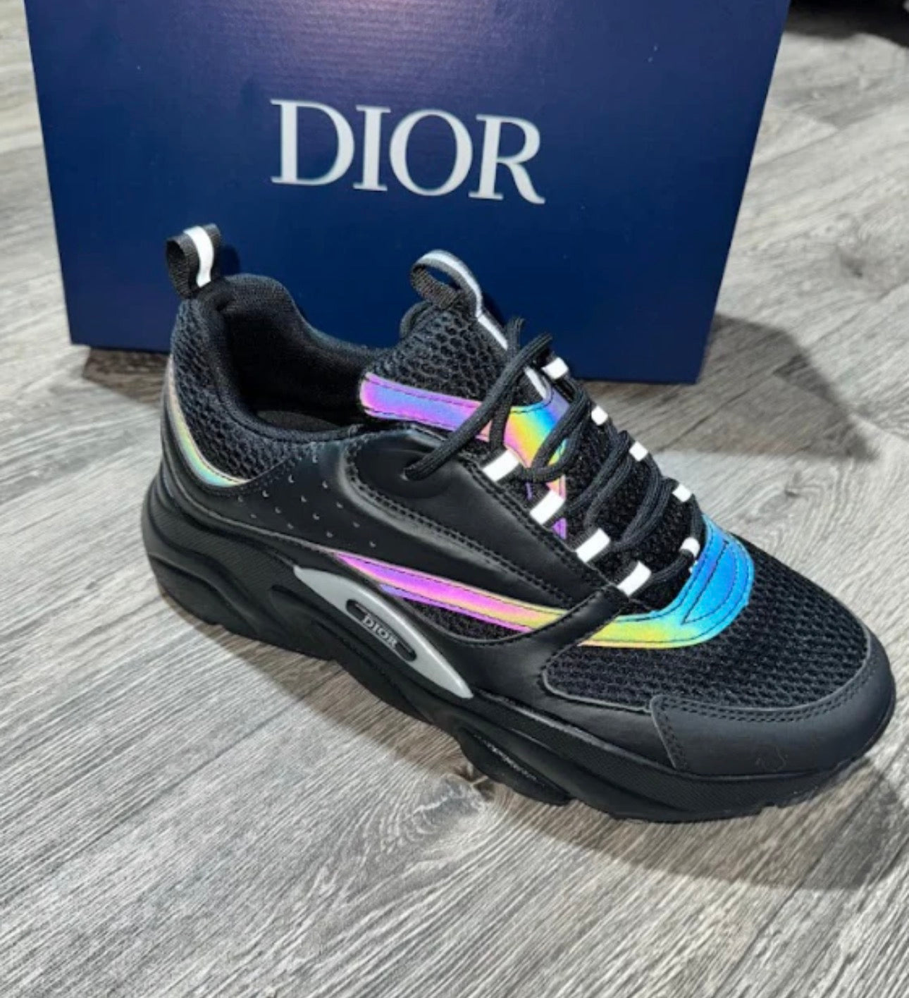 B22 "Black Reflective"